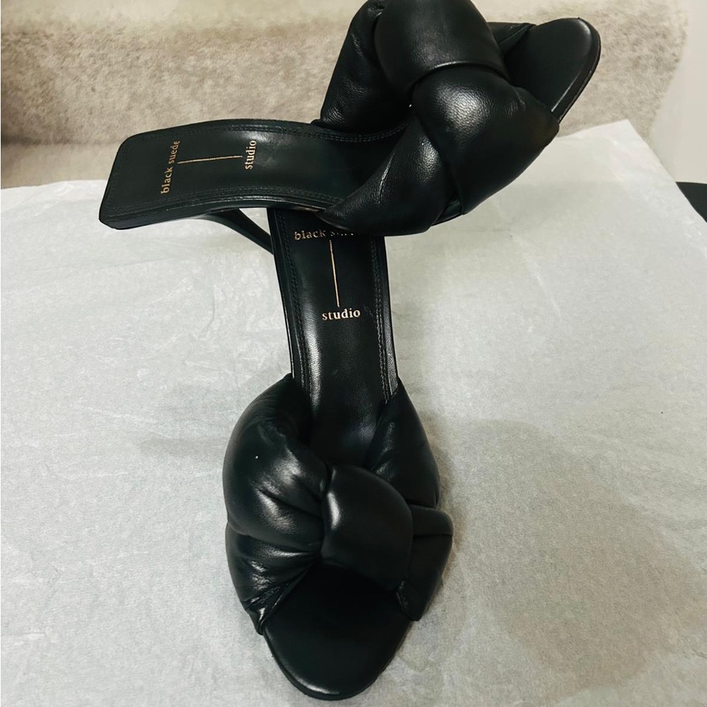 Women's Black Suede Studio Heeled Puffy Knot Sandals. Classy Designer Wear. 7
